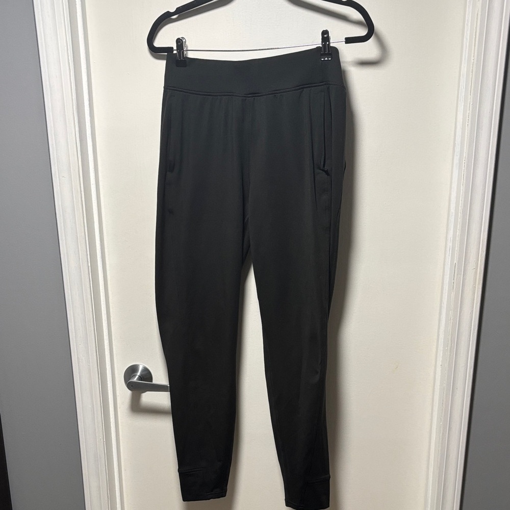 Lululemon women’s wonder train joggers size 10 28 in inseam